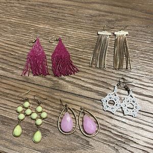 Lot of assorted earrings